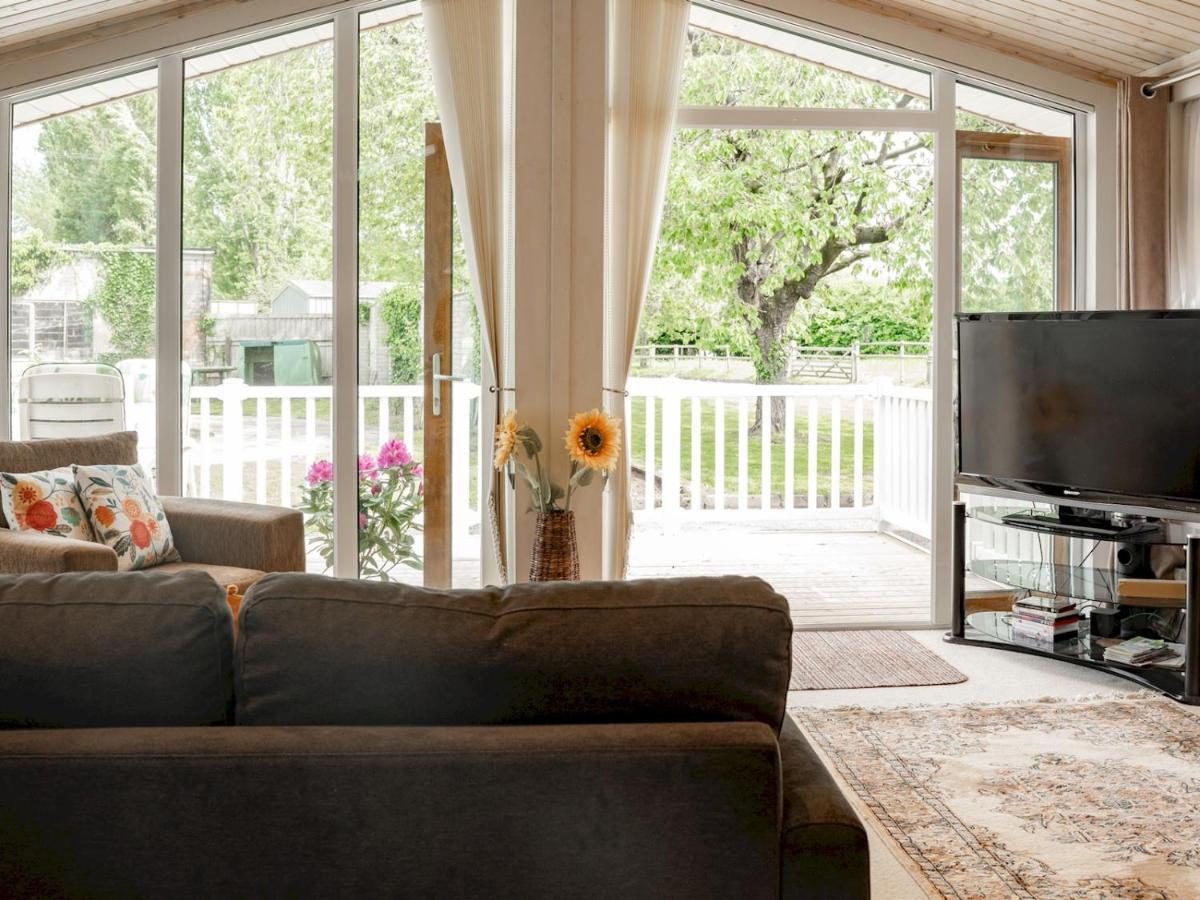 Pass The Keys The Lodge At Point House Farm - Sleeps Up To 6チェスター エクステリア 写真